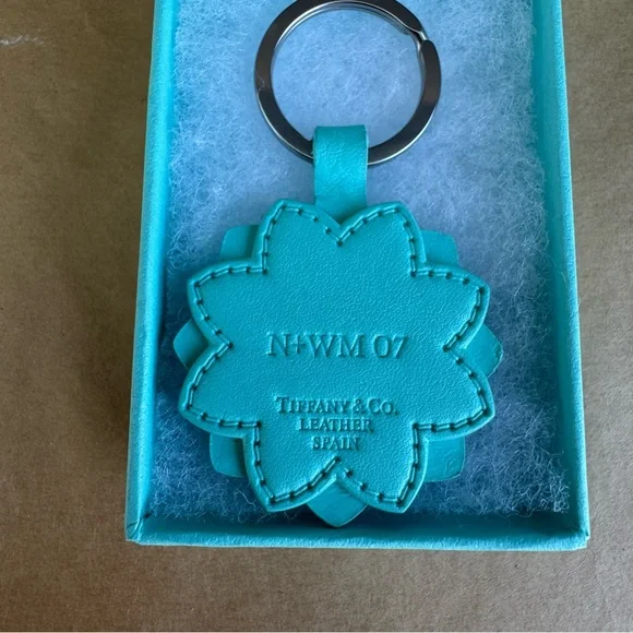 Tiffany & Co Nike 2007 Turquoise San Francisco Marathon Leather Key Chain SPAIN - Picture 4 of 10